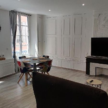 Appartement F2 Dans Le Centre Historique Le Puy-en-Velay Exterior foto