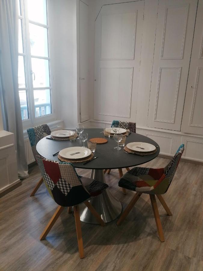 Appartement F2 Dans Le Centre Historique Le Puy-en-Velay Exterior foto